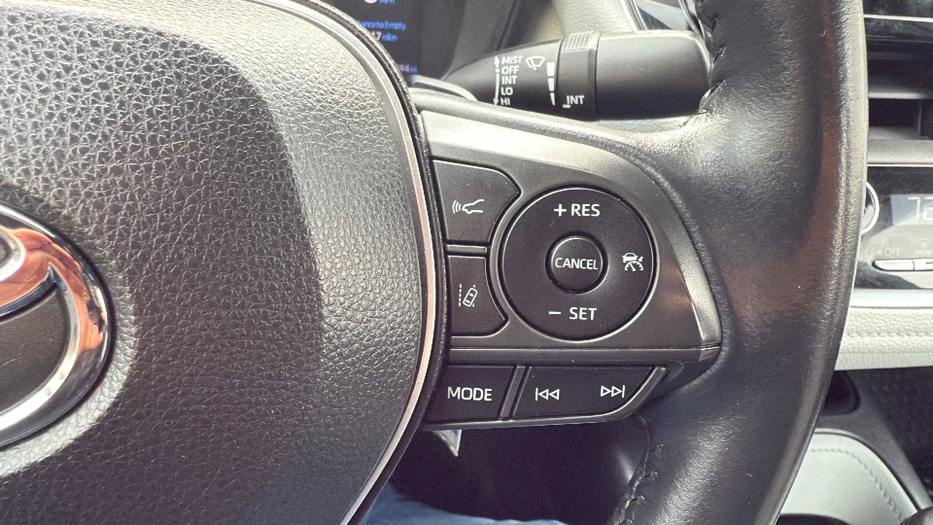 Used 2020 Toyota Corolla SE FWD image 11