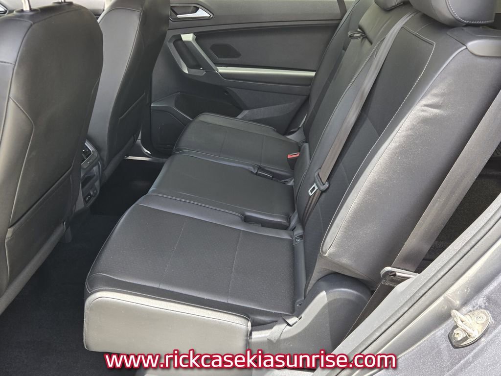 Used 2018 Volkswagen Tiguan SE FWD image 11