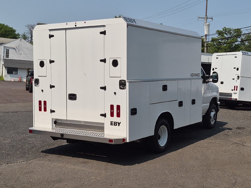 New 2027 Ford E-350 and Econoline 350 Super Duty w/ Power Equipment Group RWD image 7