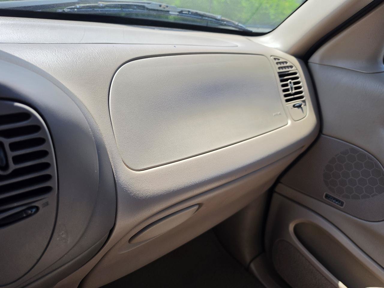 Used 1999 Ford Expedition XLT AWD/4WD image 14