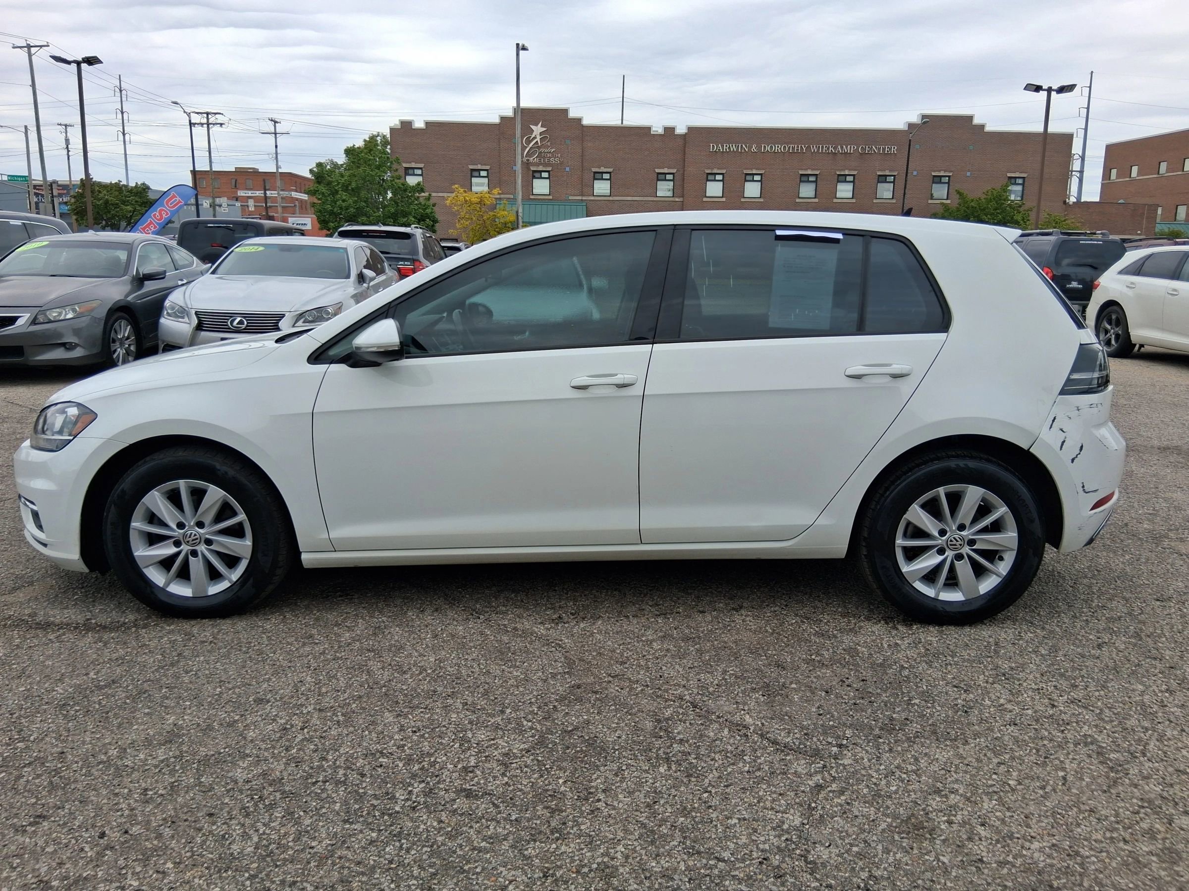 Used 2018 Volkswagen Golf S FWD image 11