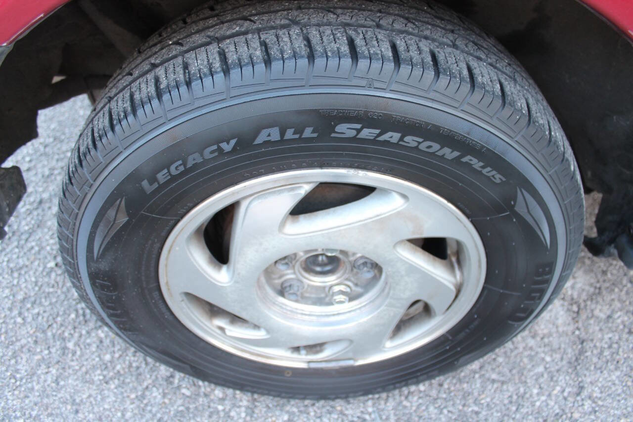 Used 1998 Toyota Sienna LE image 16