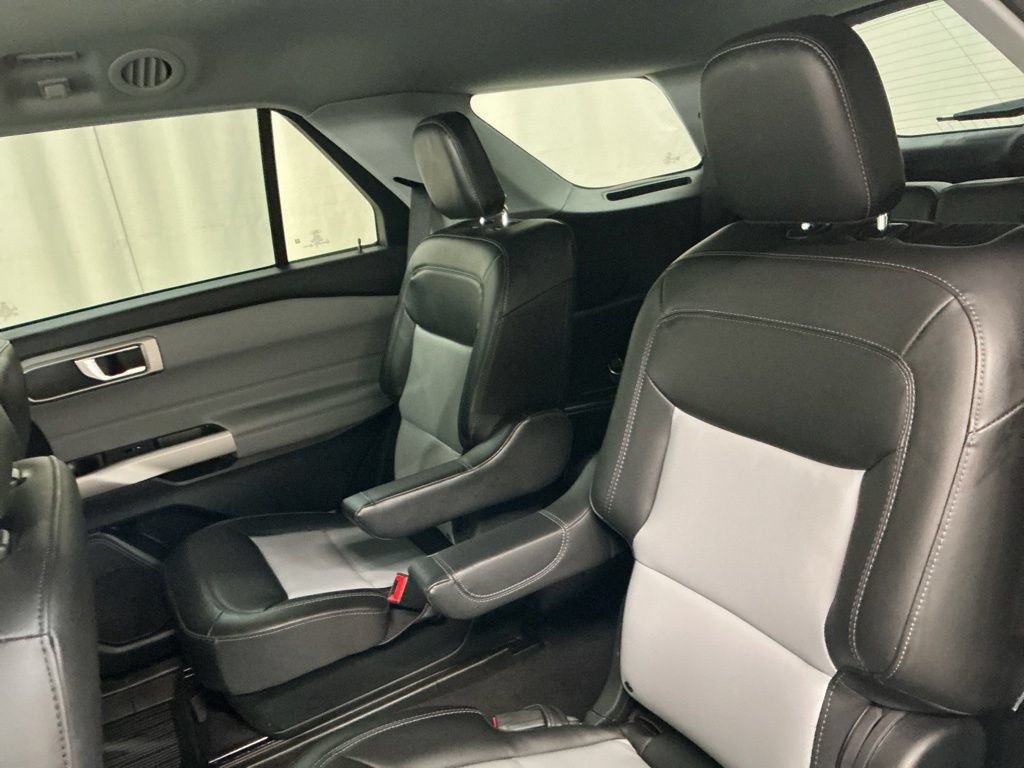 Used 2023 Ford Explorer XLT w/ Equipment Group 202A RWD image 30