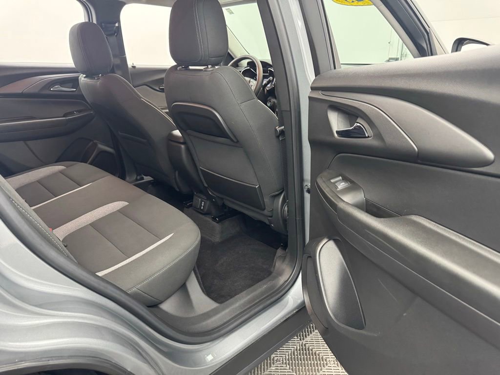 Used 2023 Chevrolet TrailBlazer LT w/ Convenience Package FWD image 31