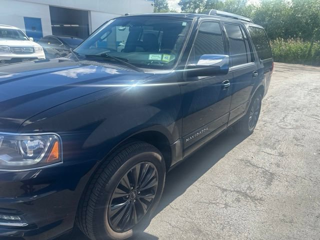 Used 2017 Lincoln Navigator Select AWD/4WD image 4