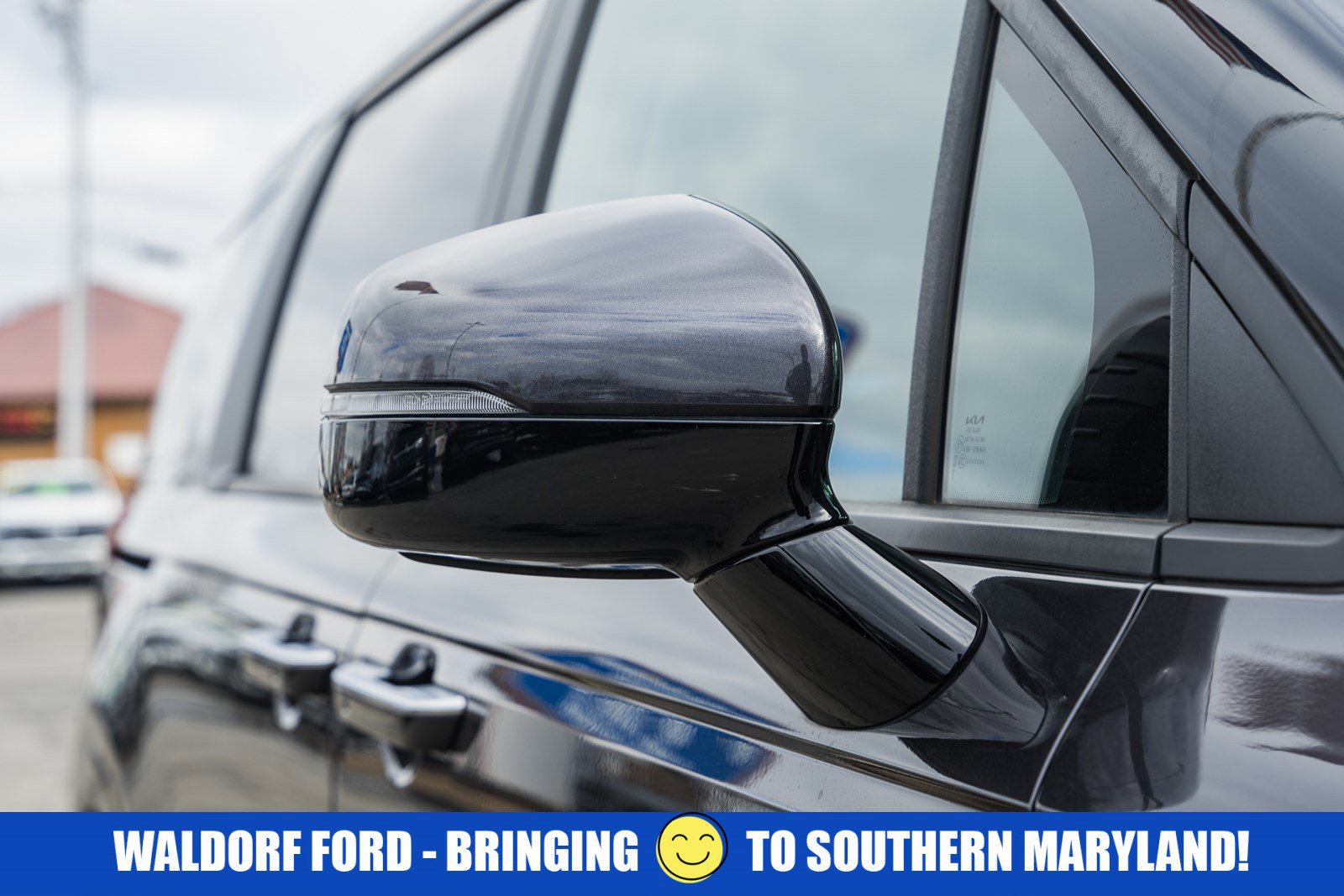 Used 2023 Kia Carnival LX image 12