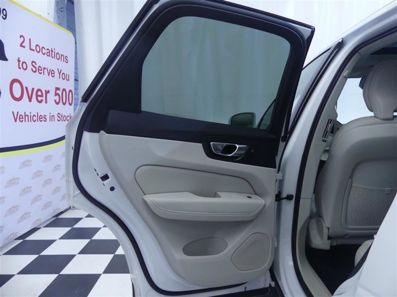 Used 2022 Volvo XC60 B6 Inscription w/ Climate Package image 26