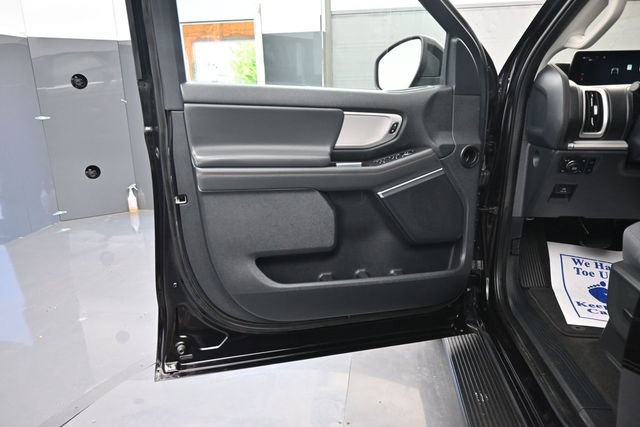Used 2025 Ford Expedition Max Active AWD/4WD image 12