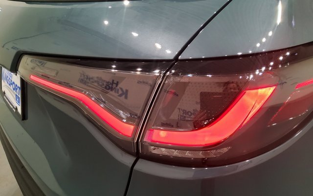 Used 2025 Honda HR-V LX image 9