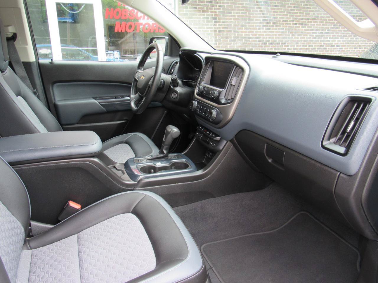 Used 2021 Chevrolet Colorado Z71 AWD/4WD image 33