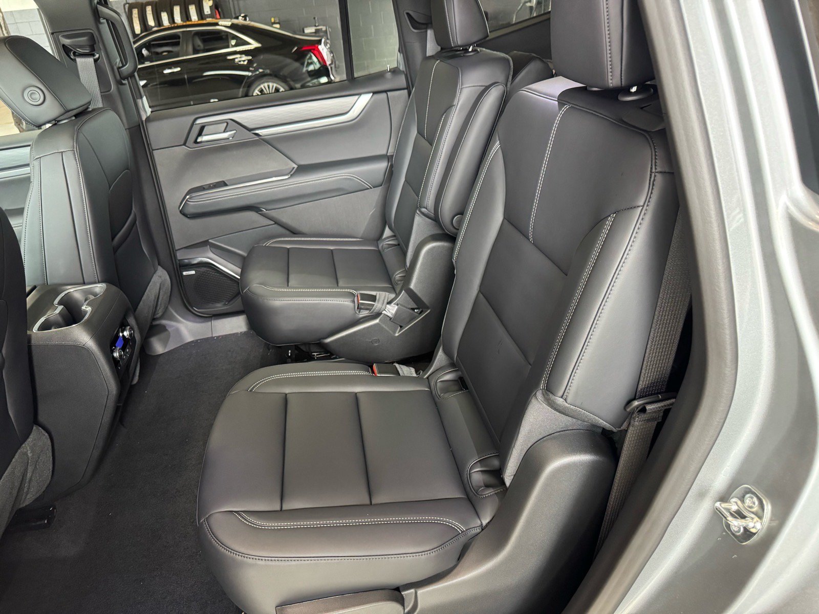 New 2027 GMC Acadia Elevation w/ Black Edition AWD/4WD image 11