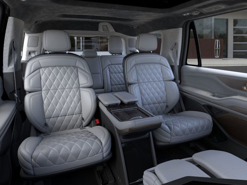 New 2026 Lincoln Navigator Black Label w/ Black Label Special Edition image 11
