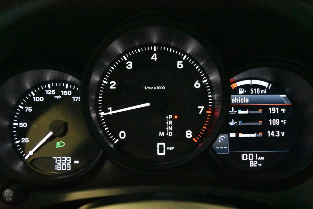 Certified 2025 Porsche Macan image 20