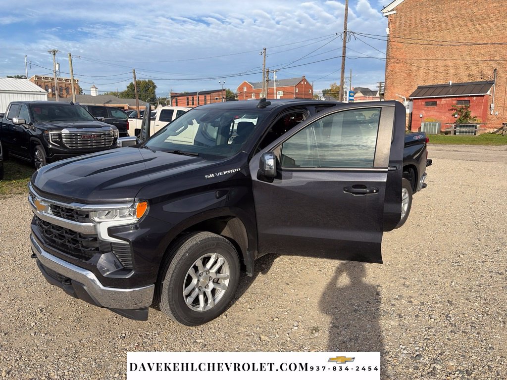 Used 2022 Chevrolet Silverado 1500 LT AWD/4WD image 25