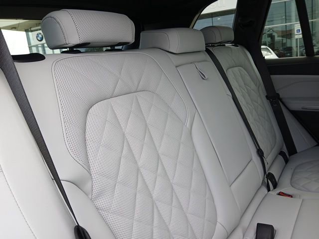New 2026 BMW X5 sDrive40i image 12