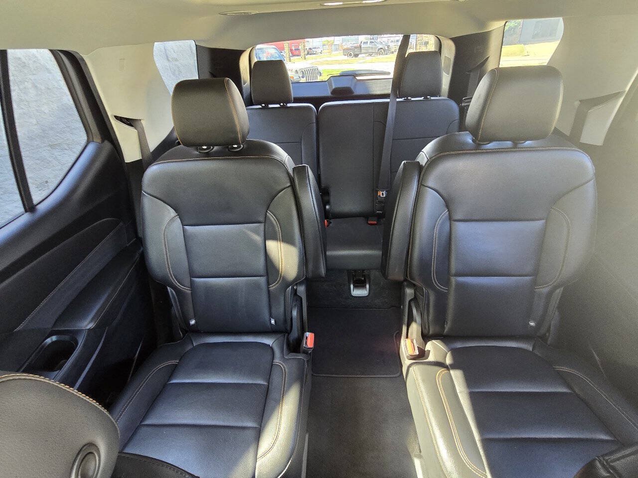 Used 2019 Chevrolet Traverse Premier w/ Redline Edition FWD image 14