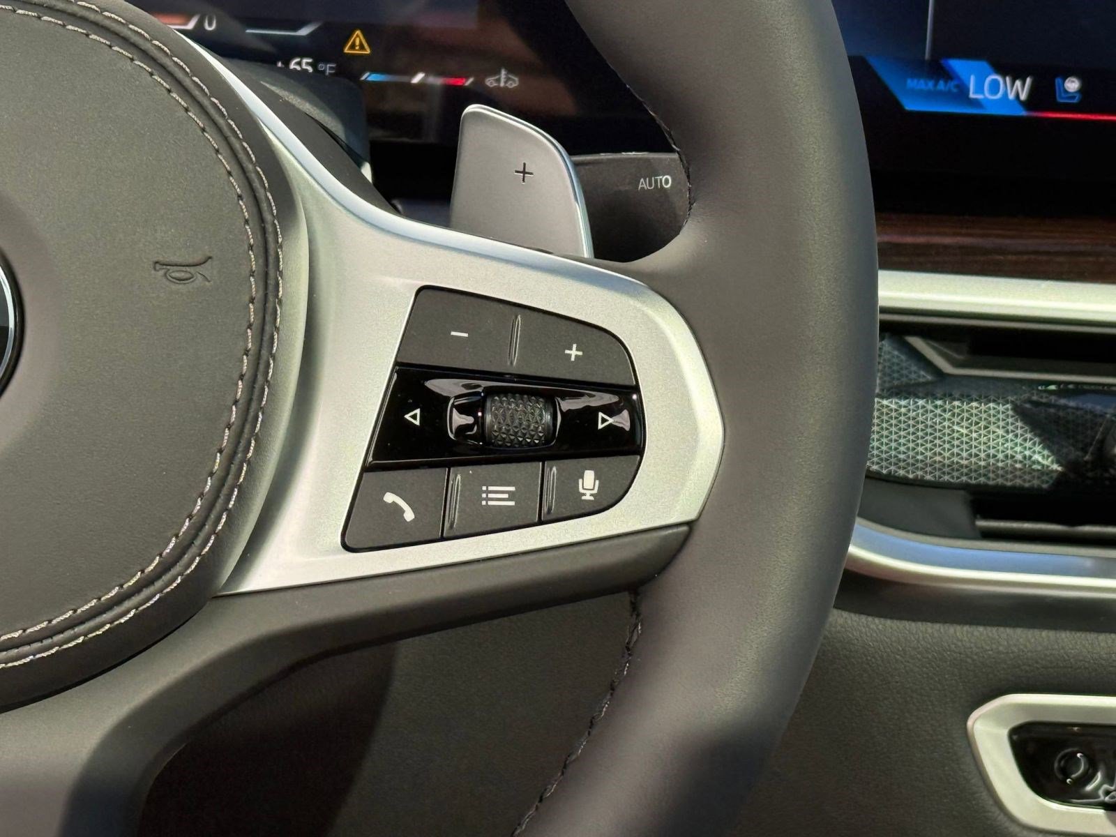 New 2026 BMW X6 xDrive40i w/ Climate Comfort Package image 26