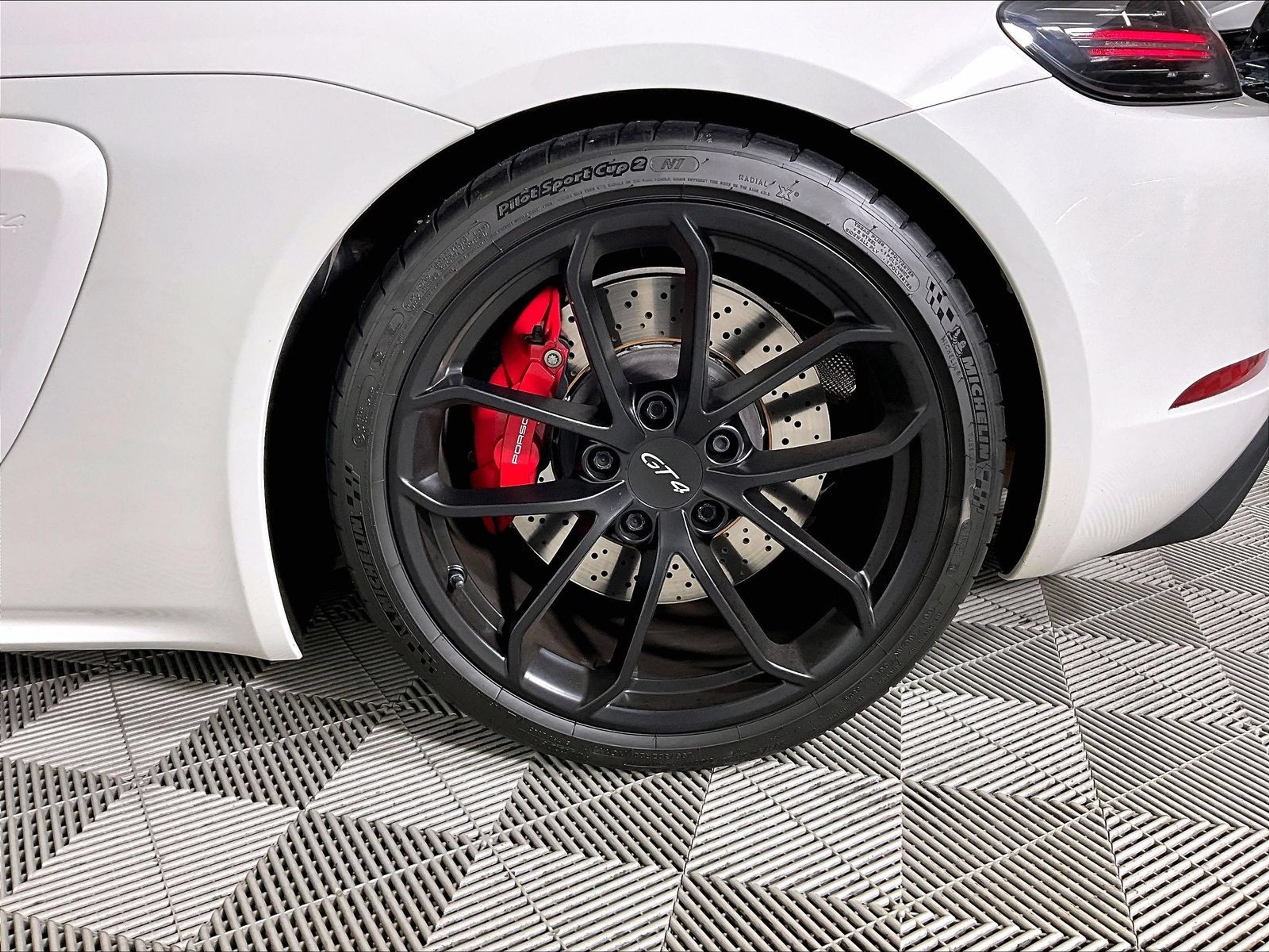 Certified 2022 Porsche 718 Cayman GT4 RWD image 28