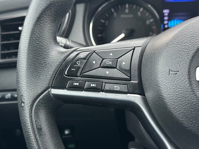 Used 2018 Nissan Rogue S image 38