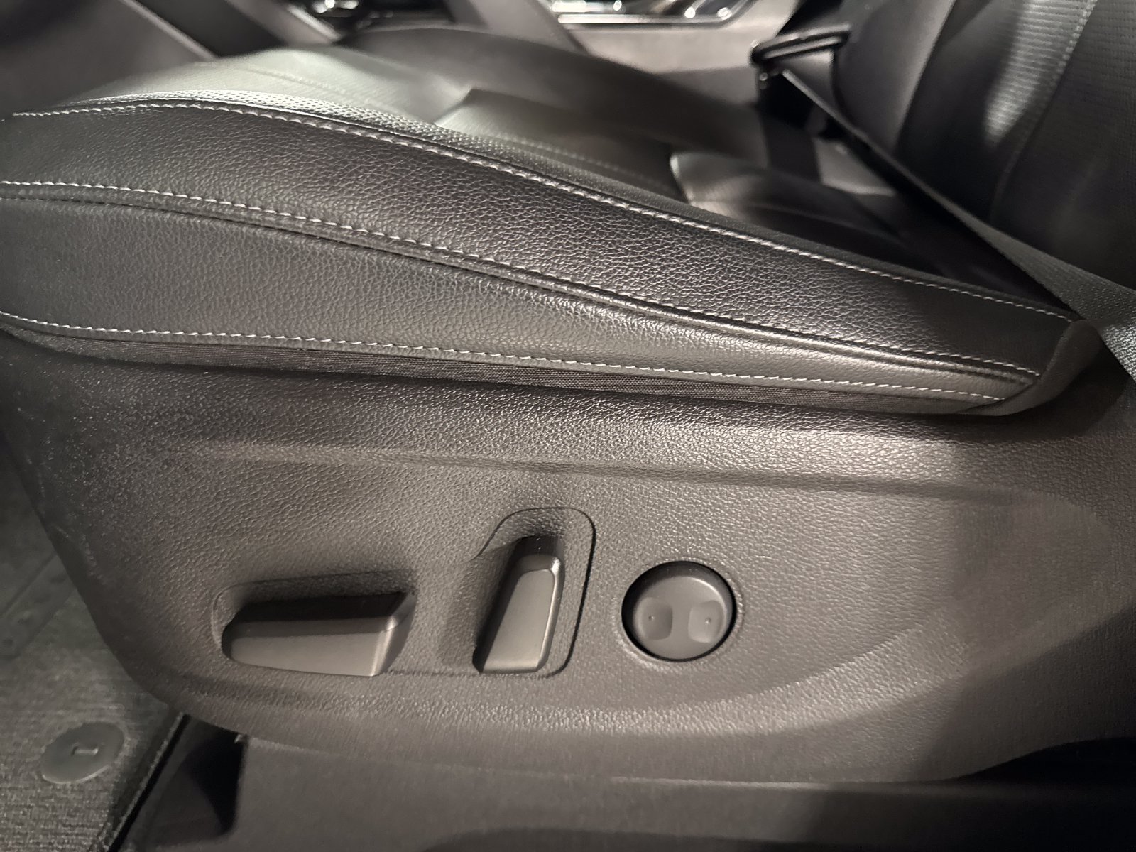 Used 2022 Kia Telluride EX w/ EX Premium Package AWD/4WD image 13