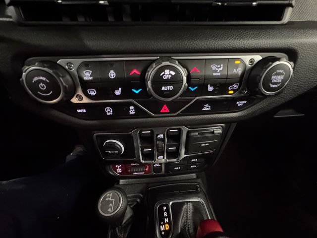 Used 2024 Jeep Wrangler Unlimited Sport AWD/4WD image 3