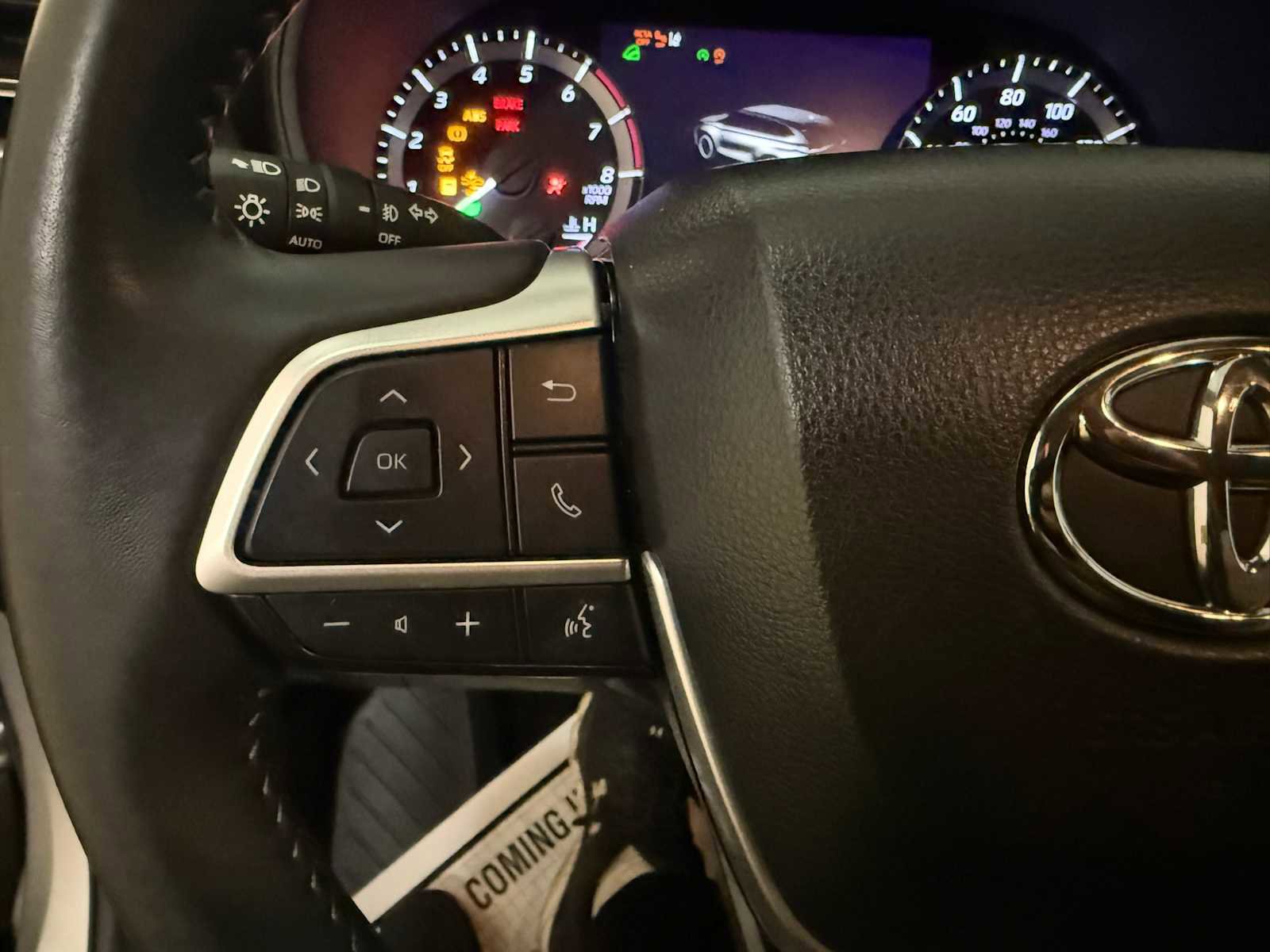 Used 2023 Toyota Highlander LE AWD/4WD image 29