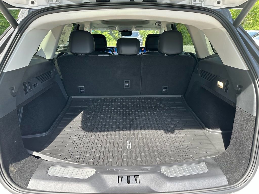 New 2026 Lincoln Nautilus Premier w/ Equipment Group 102A AWD/4WD image 27