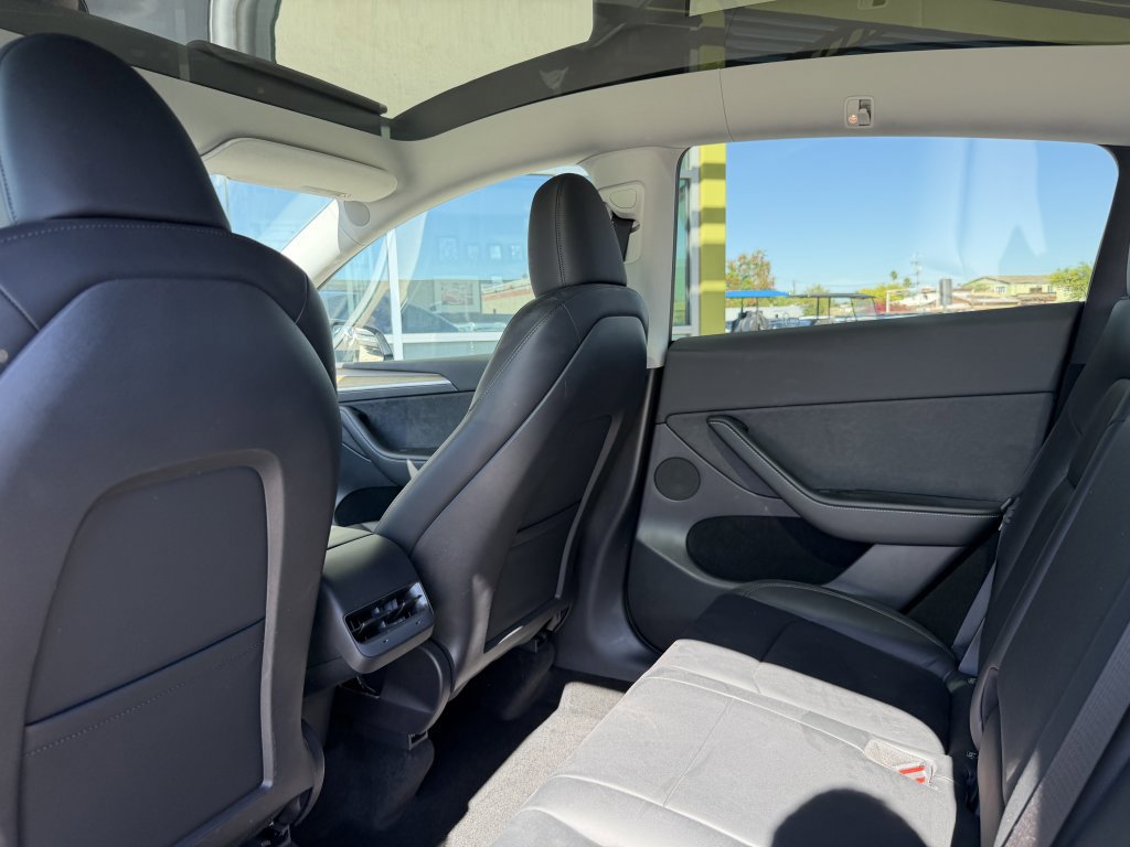 Used 2023 Tesla Model Y Long Range image 36