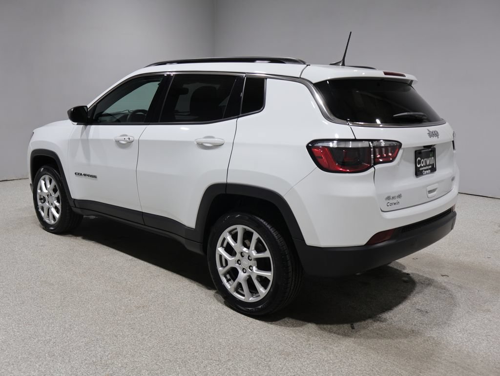 Used 2023 Jeep Compass Latitude AWD/4WD image 4