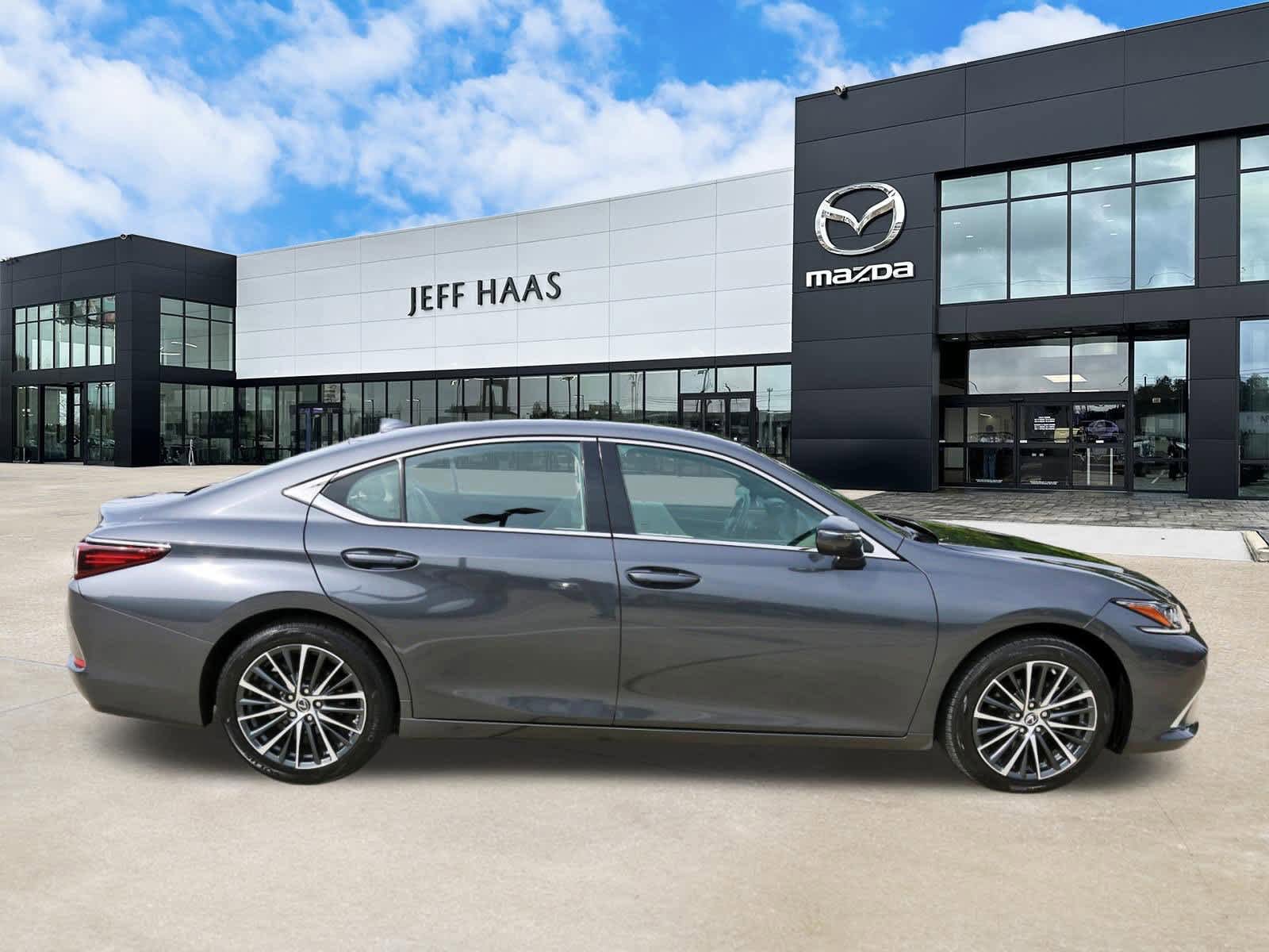 Used 2025 Lexus ES 350 w/ Premium Package FWD image 5