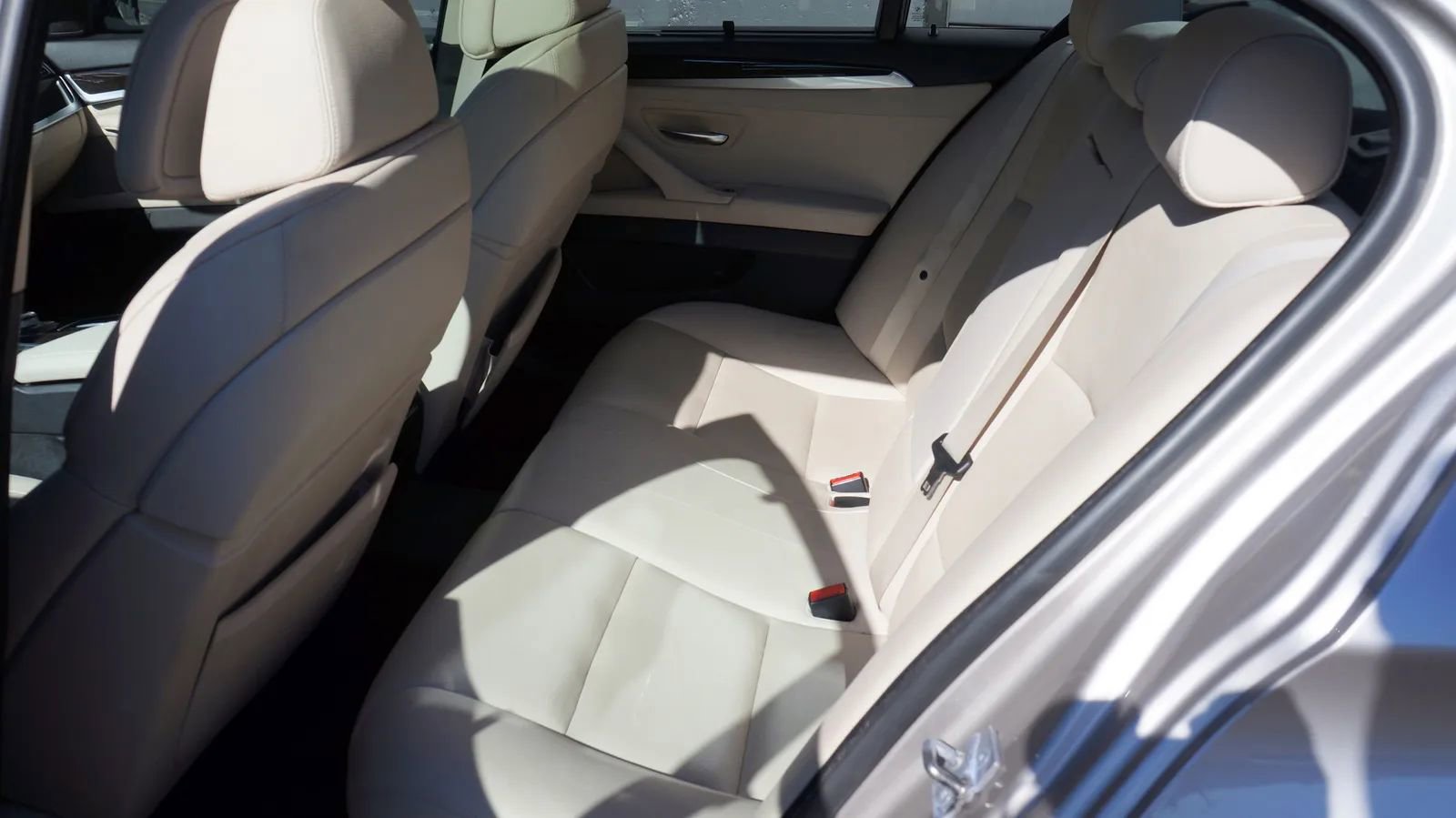 Used 2011 BMW 550i xDrive Sedan AWD/4WD image 12