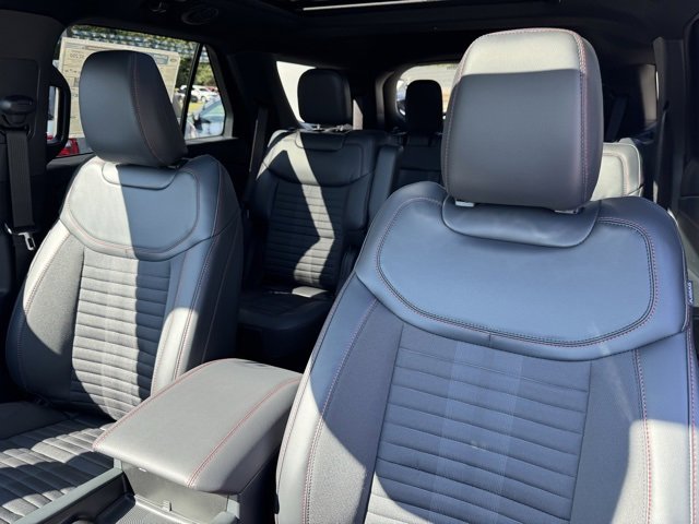 New 2026 Ford Explorer ST-Line w/ ST-Line Street Pack image 16