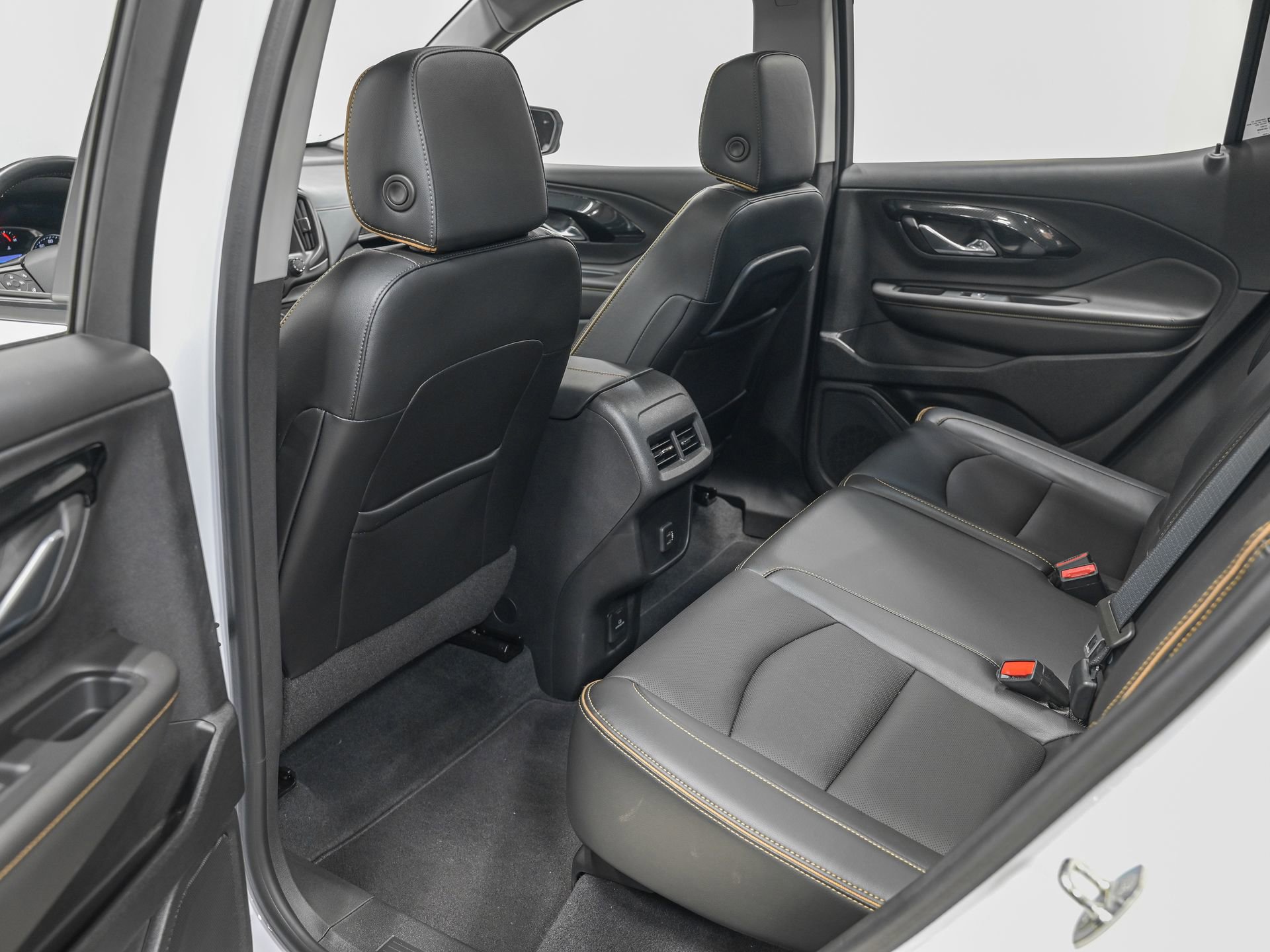 Used 2022 GMC Terrain AT4 w/ Infotainment Package II image 27