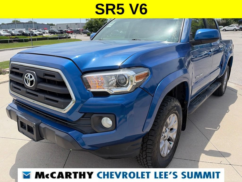Used 2017 Toyota Tacoma SR5 w/ Tow Package AWD/4WD image 4