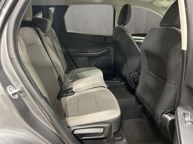 Used 2022 Ford Escape SE w/ SE Sport Appearance Package image 20