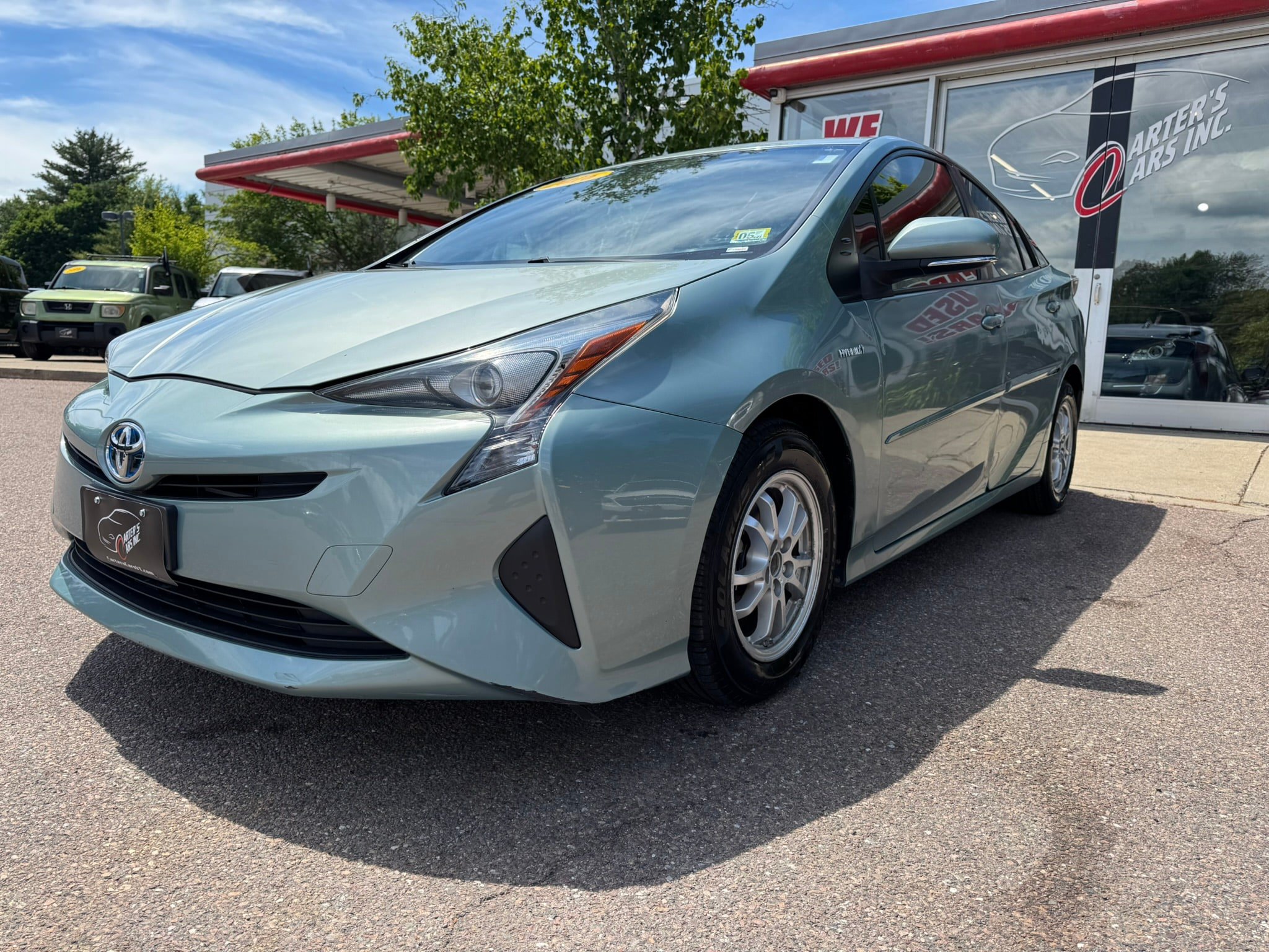 Used 2016 Toyota Prius Two w/ Preferred Accessory Package FWD image 1