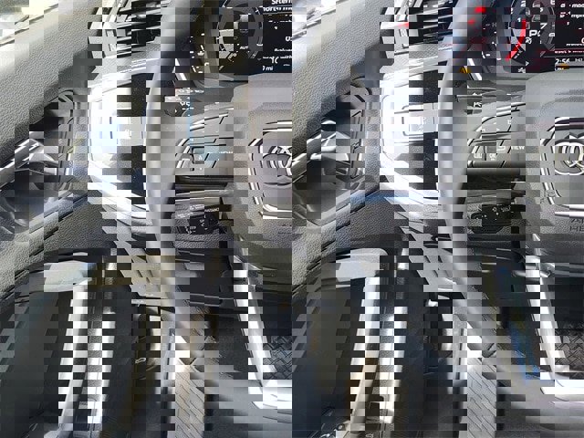 New 2025 Audi Q3 2.0T Premium image 27