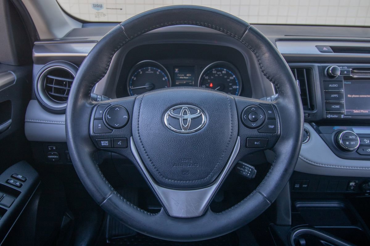 Used 2018 Toyota RAV4 XLE image 29