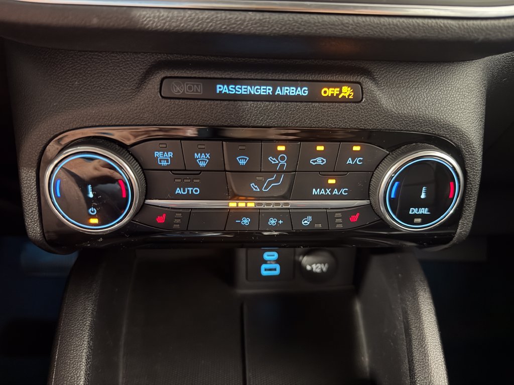 Used 2022 Ford Escape Titanium AWD/4WD image 34