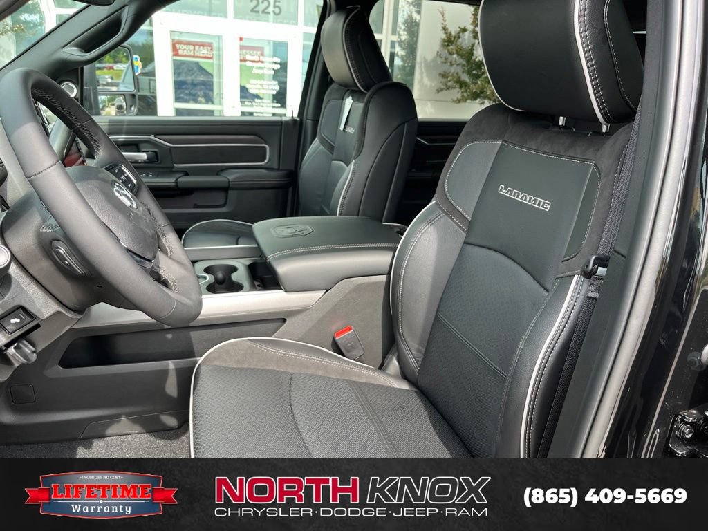 New 2026 RAM 2500 Laramie w/ Night Edition AWD/4WD image 4