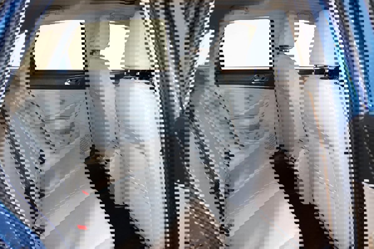 Used 2019 Volkswagen Jetta SE w/ Cold Weather Package image 55