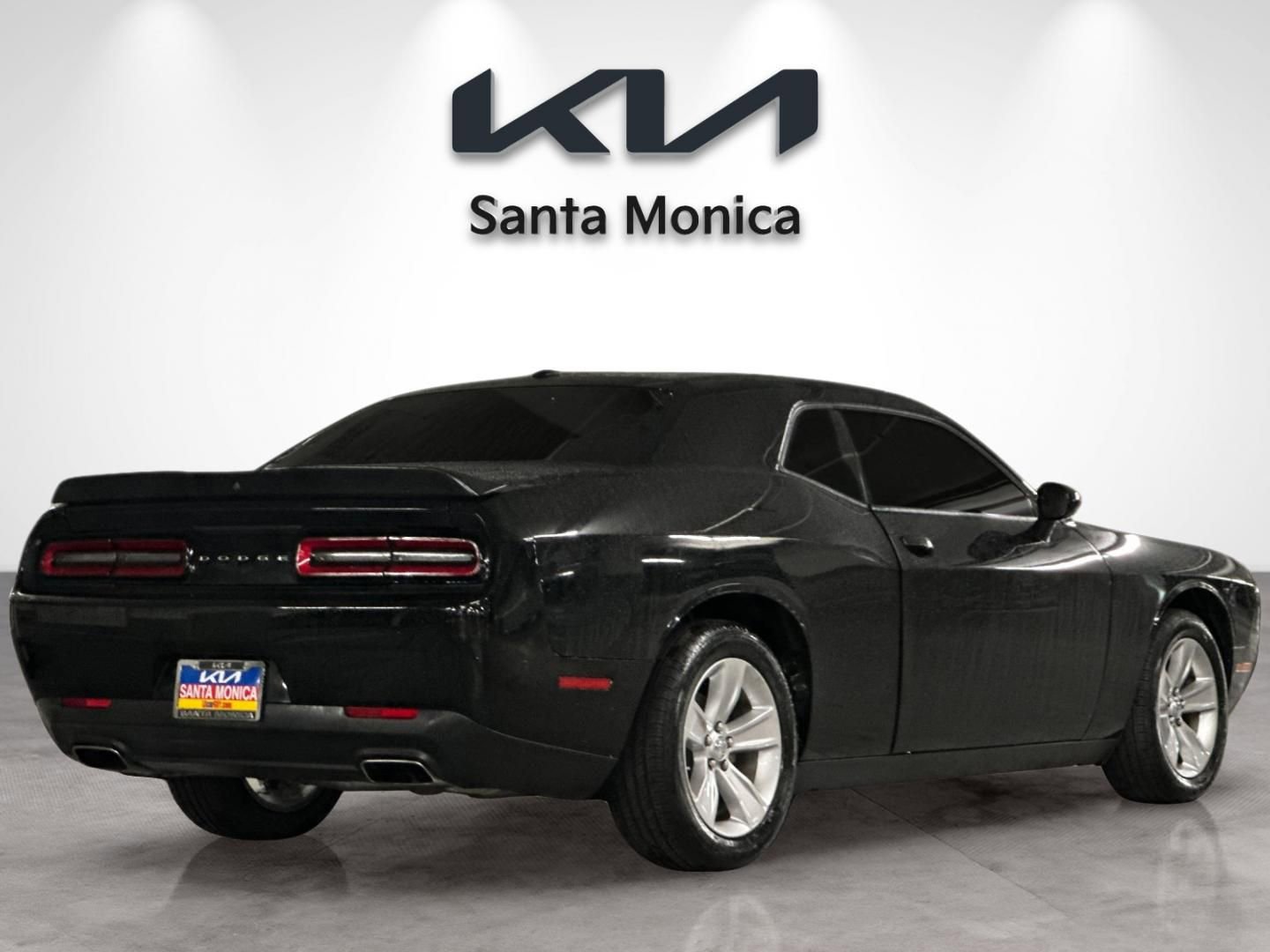 Used 2023 Dodge Challenger SXT image 6