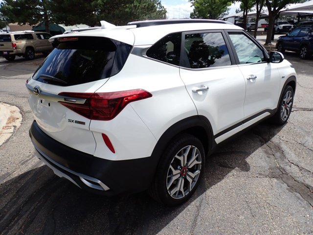 Used 2021 Kia Seltos SX w/ SX Sunroof Package AWD/4WD image 4