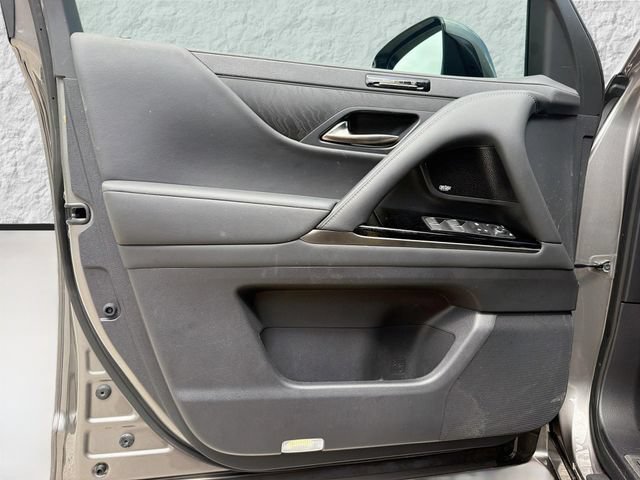 Used 2024 Lexus LX 600 4WD w/ Luxury Package image 23