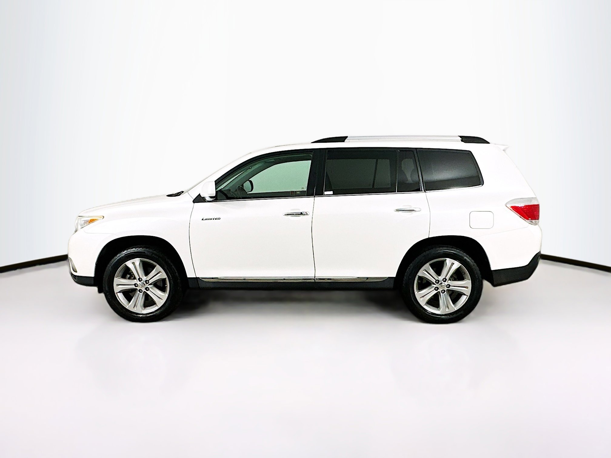 Used 2013 Toyota Highlander Limited image 4
