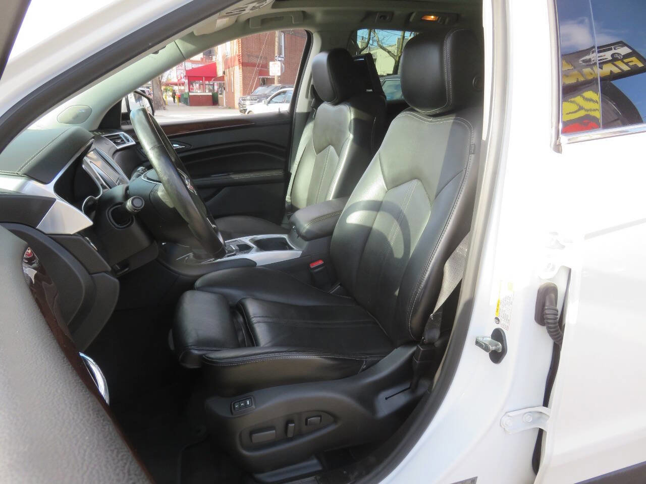 Used 2013 Cadillac SRX Luxury image 9