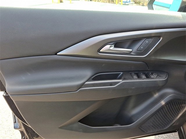 Certified 2025 Chevrolet Equinox EV LT image 12