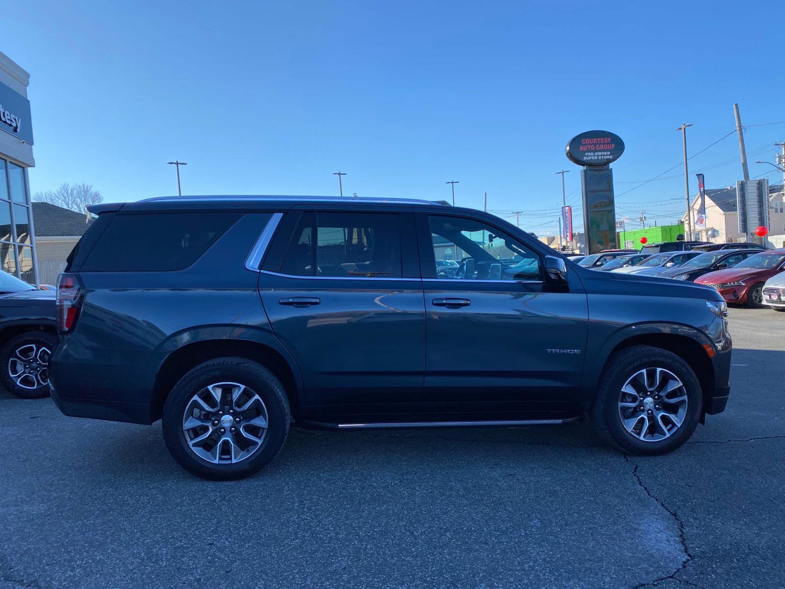 Used 2021 Chevrolet Tahoe LT w/ LT Signature Package image 8