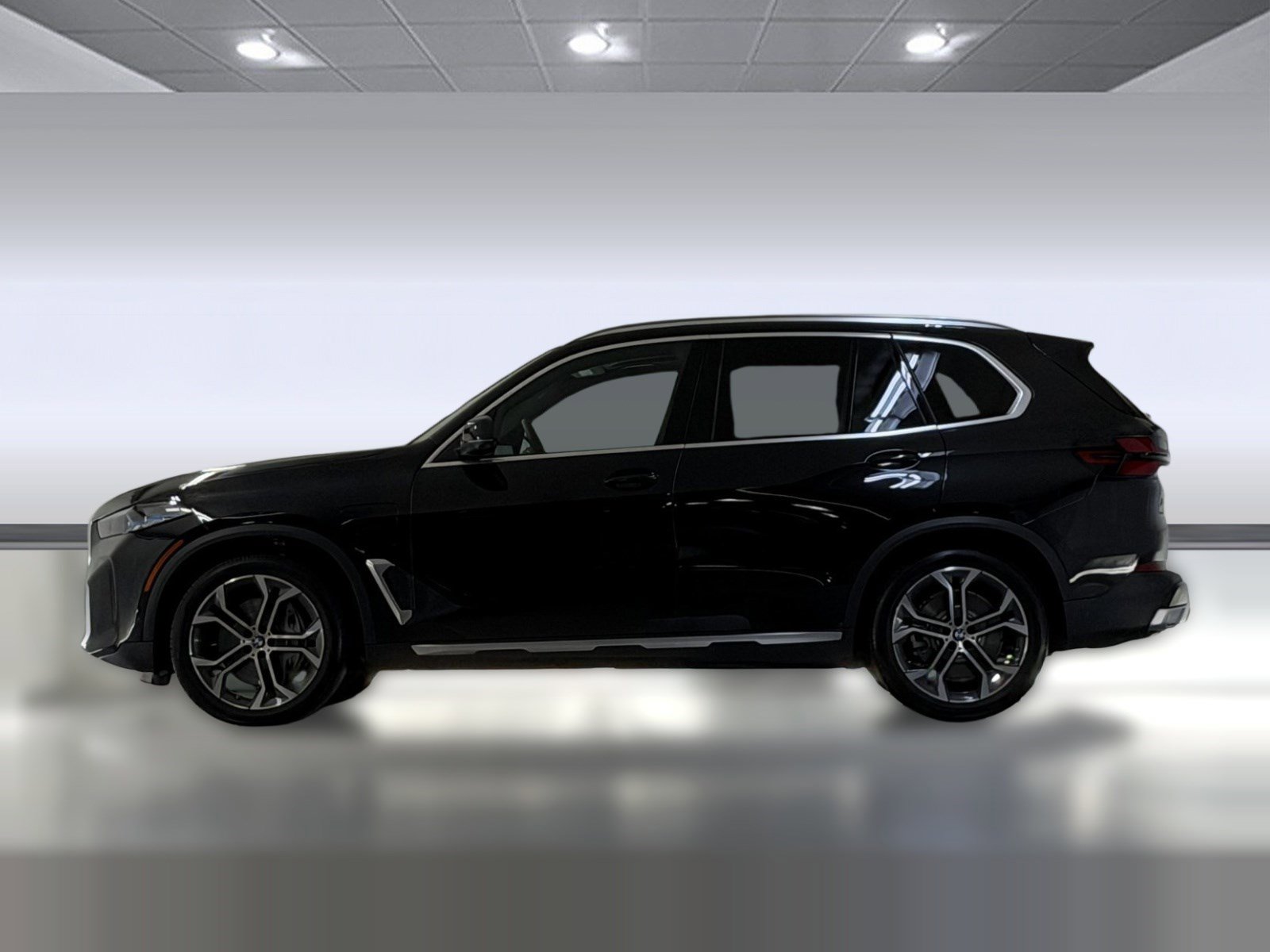 New 2026 BMW X5 xDrive50e w/ Parking Assistance Package AWD/4WD image 2