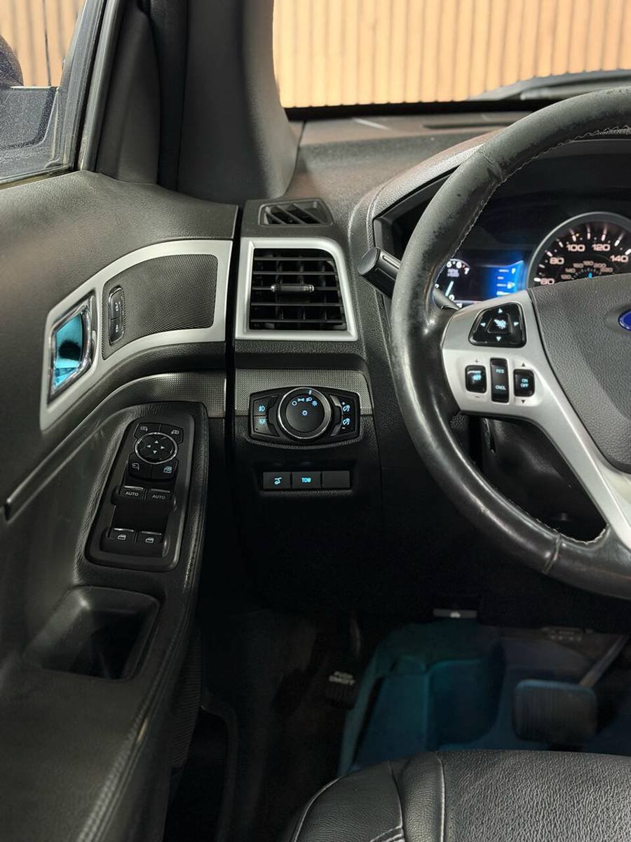 Used 2015 Ford Explorer Sport w/ Equipment Group 401A AWD/4WD image 14
